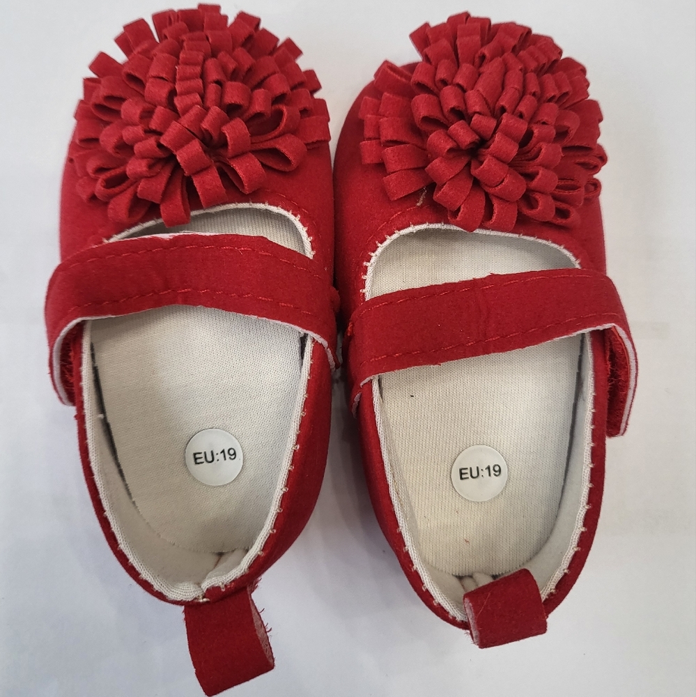Brand new baby shoes